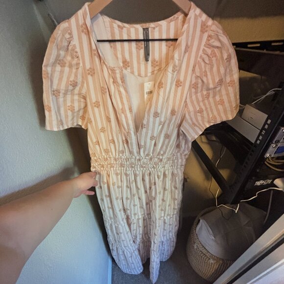 Anthropologie The Somerset Maxi Dress Textured Edition Smocked Tiered LightSand - Picture 7 of 7